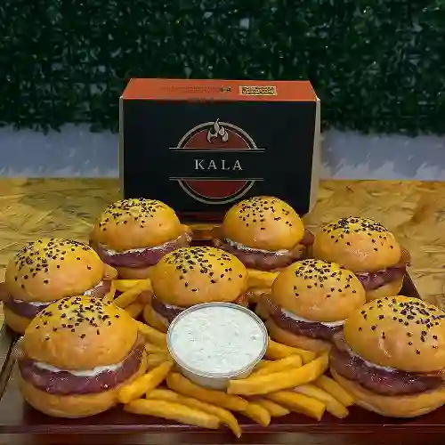 8 Baby Burgers + Papas a la Francesa