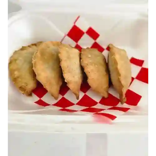 Empanada con Pollo X Und