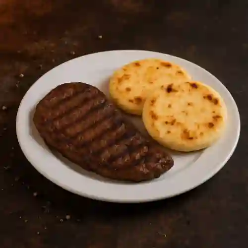 Carne Asada con Arepa