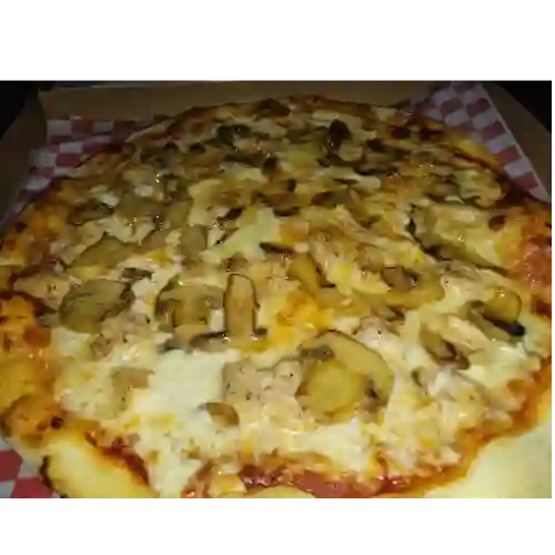 Pizza Pollo Champiñón