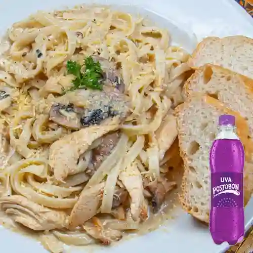 Fetuchelli alfredo + postobon uva 400