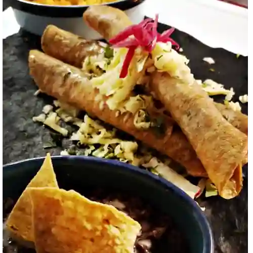 Plato Fuerte con Flautas