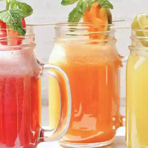 Jugos Naturales en Agua