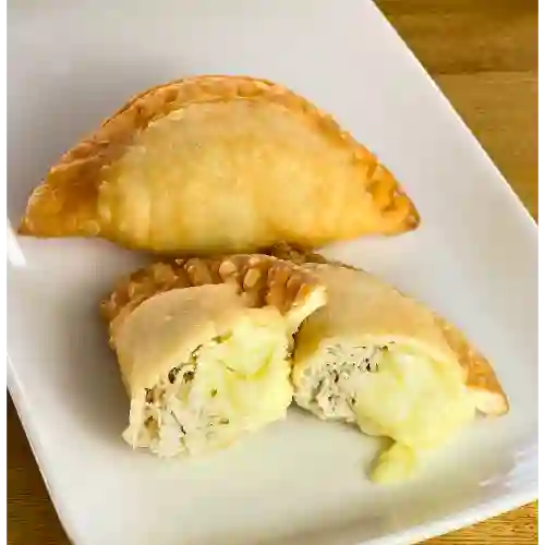 Empanada de Trigo de Pollo con Queso