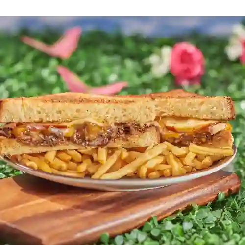 Flat Sándwich Lomo Stroganoff con Papas