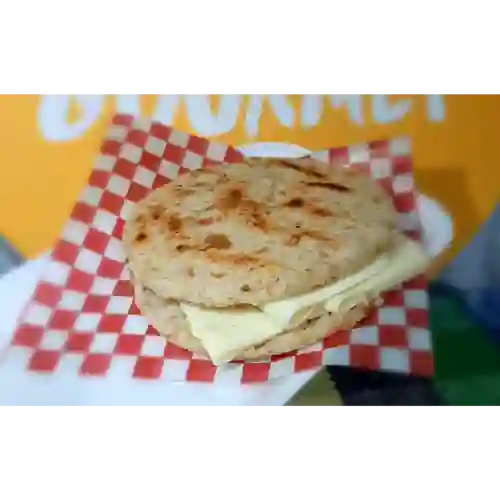 Arepa de Chicharron Rellena de Queso