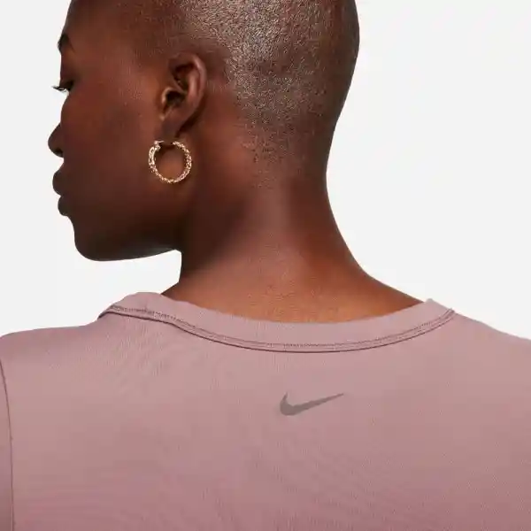 Nike Camiseta One Fitted Top Morado Para Mujer Talla M