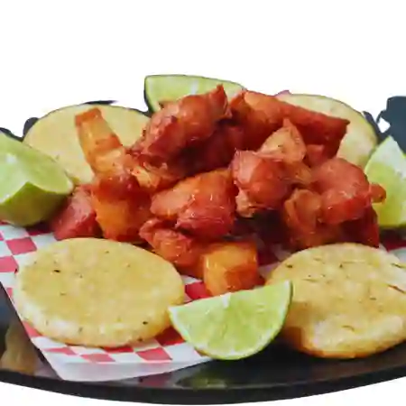 Chicharrones con Arepitas
