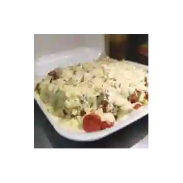 Salchipapa Gratinada + Gaseosa (2x1)