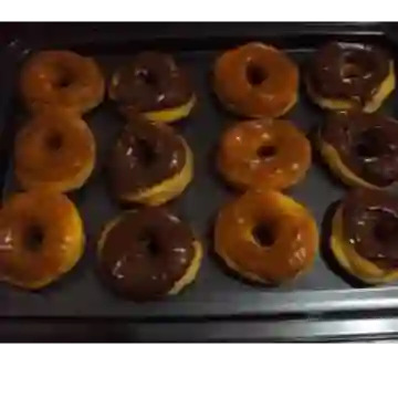 12 Donas Cubiertas de Arequipe y Nutella