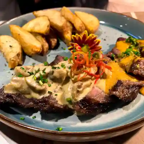 Steak en Salsa de Tocineta X 350 gr