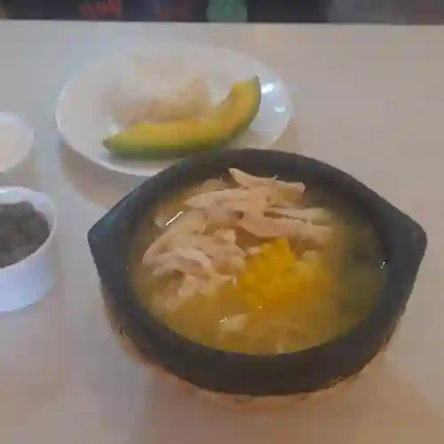 1 Ajiaco Mediano + Limonada
