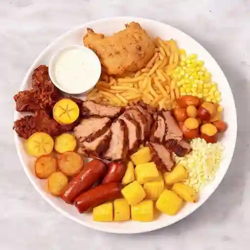 Pollo, Pernil De Cerdo, Chicharrón, Plátano Maduro, Costilla Ahumada, Chorizo De Ternera, Maicitos