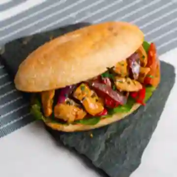 Sanguche de Pollo Saltado