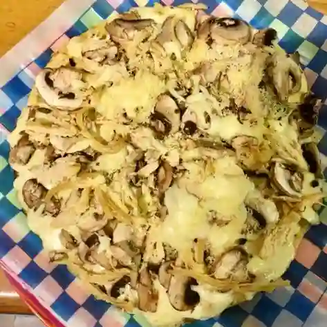 Pizza Pollo y Champiñones