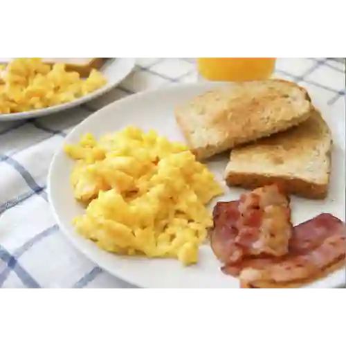 Huevos con Tocineta y Pan Tostado