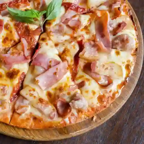 Pizzas Jamon y Queso Mediana