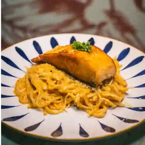 Pastas Linguini Mediterráneo con Salmón