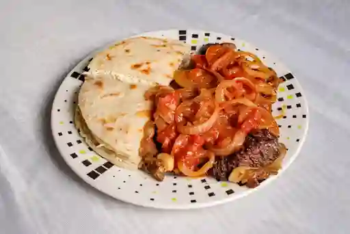 Carne en Bistec con Arepa