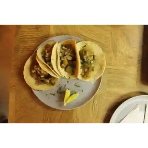 Tacos de Chicharrón X4