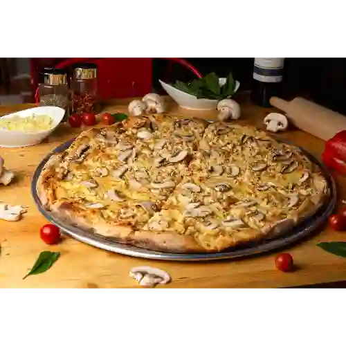 Pizza Personal Pollo con Champiñones