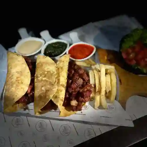 Tacos Costilludos