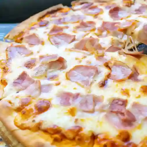 Pizza jamón y queso