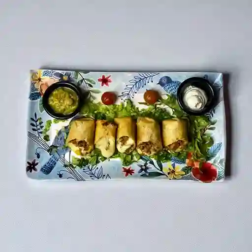 Flautas de Cerdo BBQ