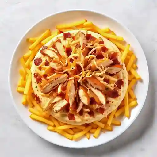 Salchipapa grande con pollo desmechado