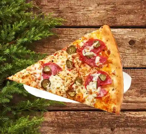 Pizza de Salami con Pollo Pequeña