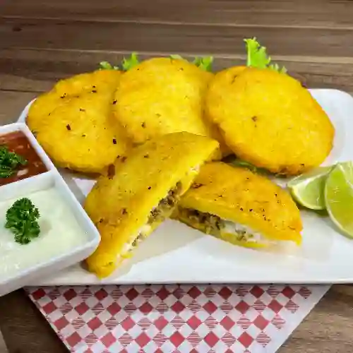 Arepa de Huevo y Carne