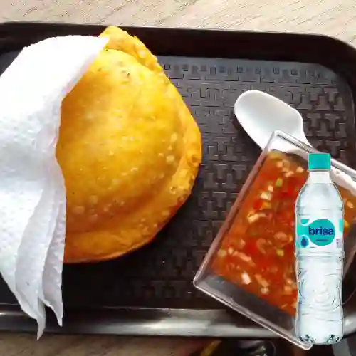 Combo Empanada Mixta de Trigo +Agua Brisa X 600 S/gas