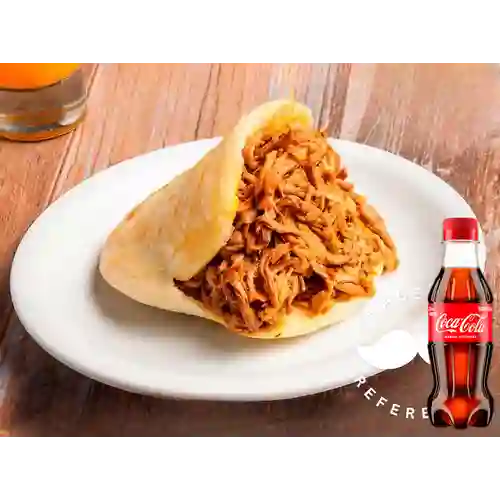 Combo Arepa Carne Guisada + Coca Cola Original 250ML