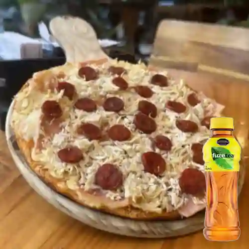 Combo Pizza Tres Carnes + Fuze Tea Limón 400ML