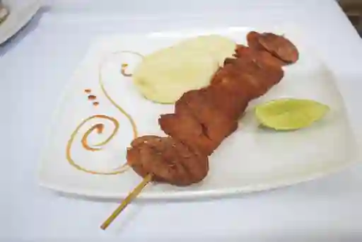Pinchos de Pollo con Arepa