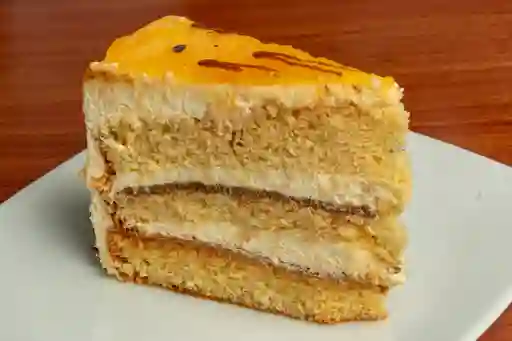 2 Porciones Torta Maracuyá