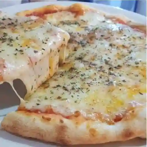 Pizza 4 Quesos