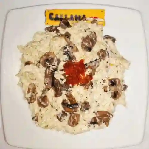 Arepa Pollo, Champiñones y Hogao