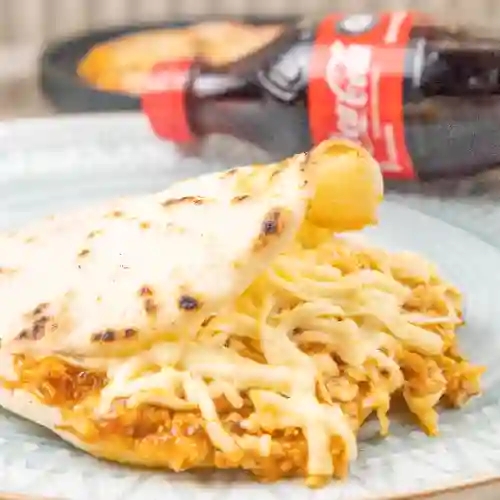 Arepa de Pollo Combo