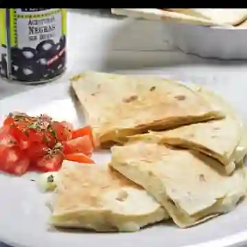 Quesadilla de Tres Quesos