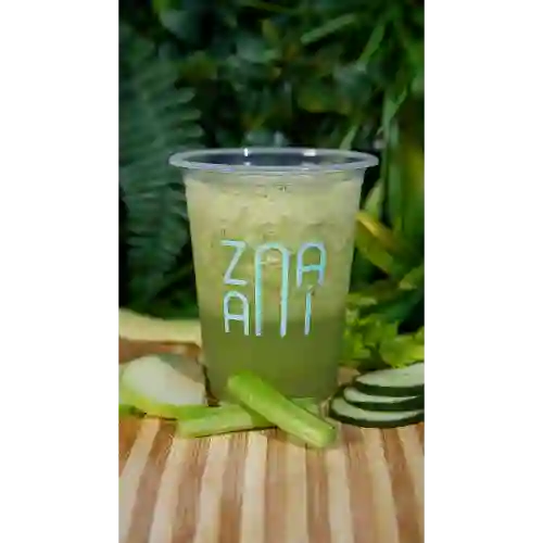 Piña Pepino y Apio+ Matcha