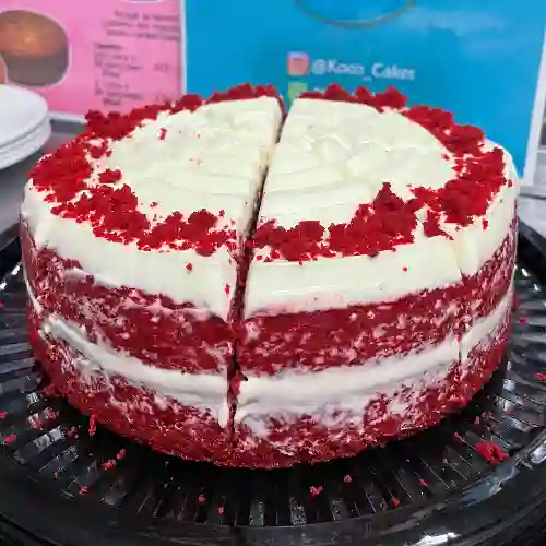 Porción de Torta Red Velvet con Crema