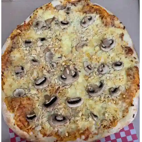 Pizza Familiar Pollo Champiñones