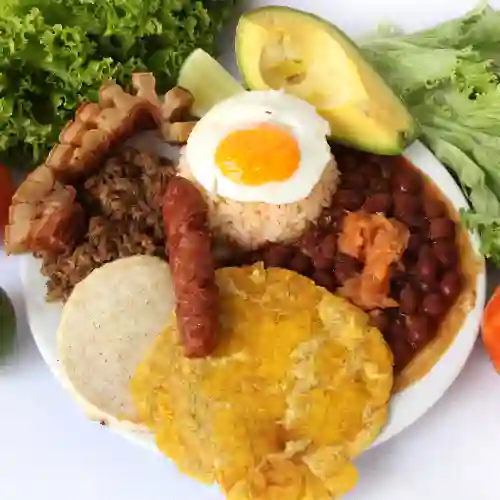 Bandeja Paisa con Jugo