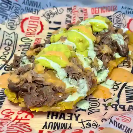 Patacón ropa vieja criolla