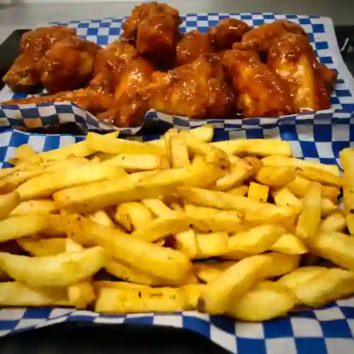 Alitas X10 con Papas
