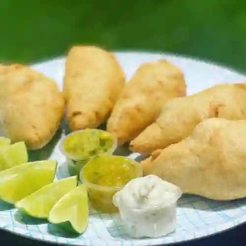 Empanada de pollo y queso