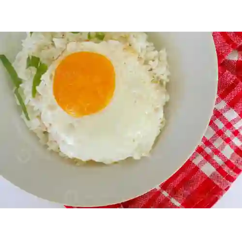 Huevos con Arroz y Bebida