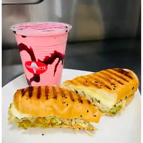 Combo Sándwich de Pollo y Malteada 16oz