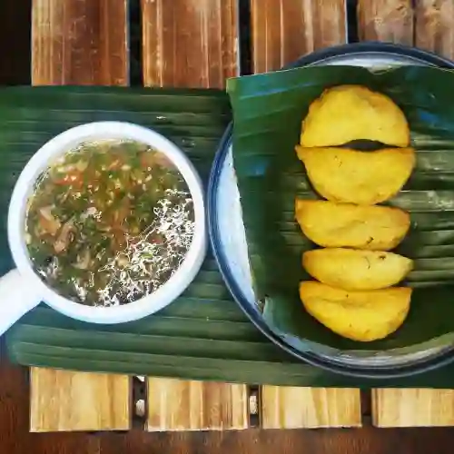 Empanada Coctelera (frita)